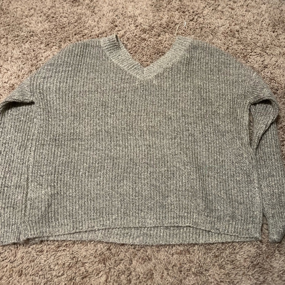 Woven Heart V-Neck Sweater in Gray